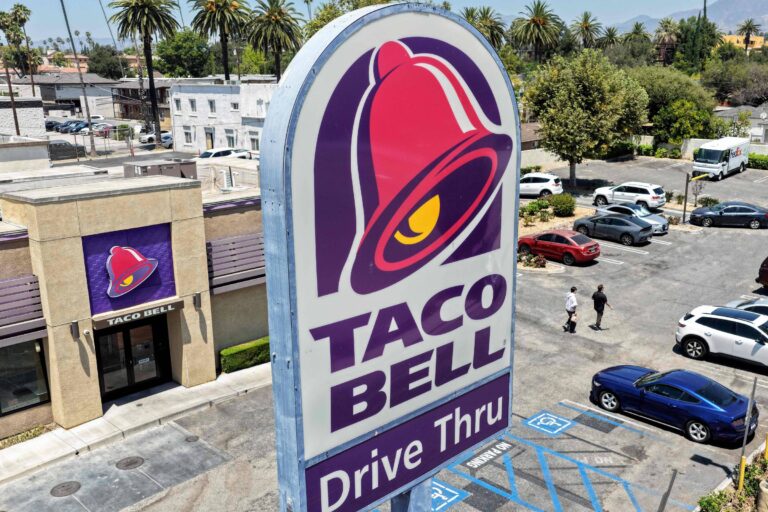 Taco Bell: Ação cai após investigação por surto de doença - 16/07/2026 - Economia